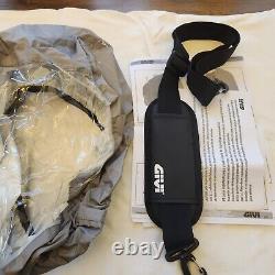 GIVI UT809 Tanklock Tank Bag 20L Used In Excellent Condition