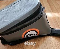 Sac de réservoir de moto Giant Loop Fandango 8 litres de capacité, rangement sec, gris